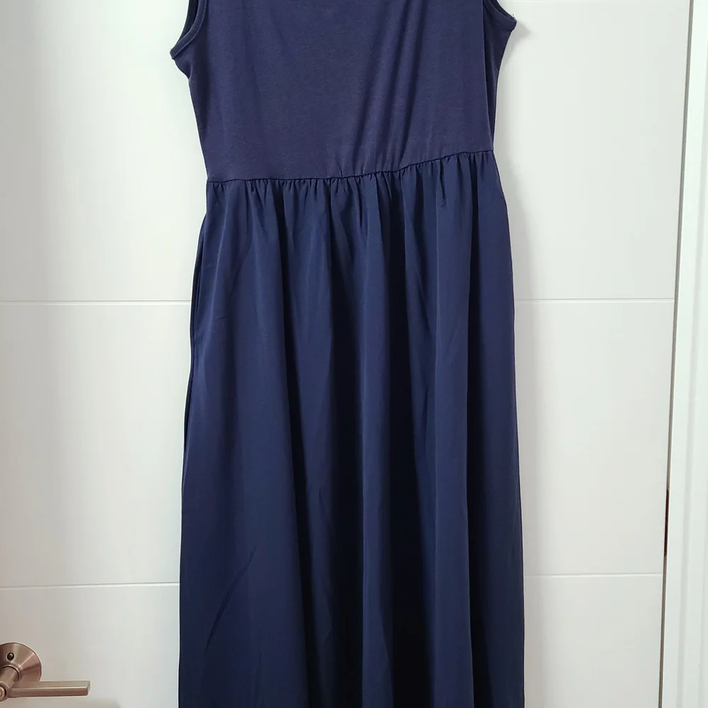 NWT Sleeveless Navy Blue Maxi Dress With Pockets - Picture 4 of 7